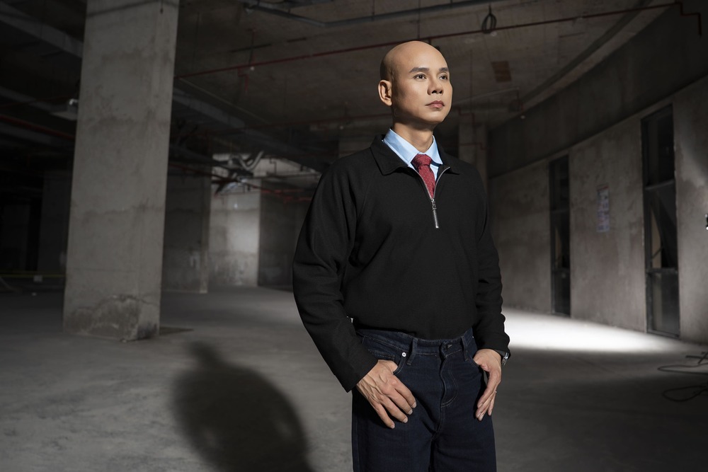 Phan Đinh Tùng ra mắt MV Nước Ngoài, kể câu chuyện người Việt xa xứ giữa mùa đoàn viên - 1