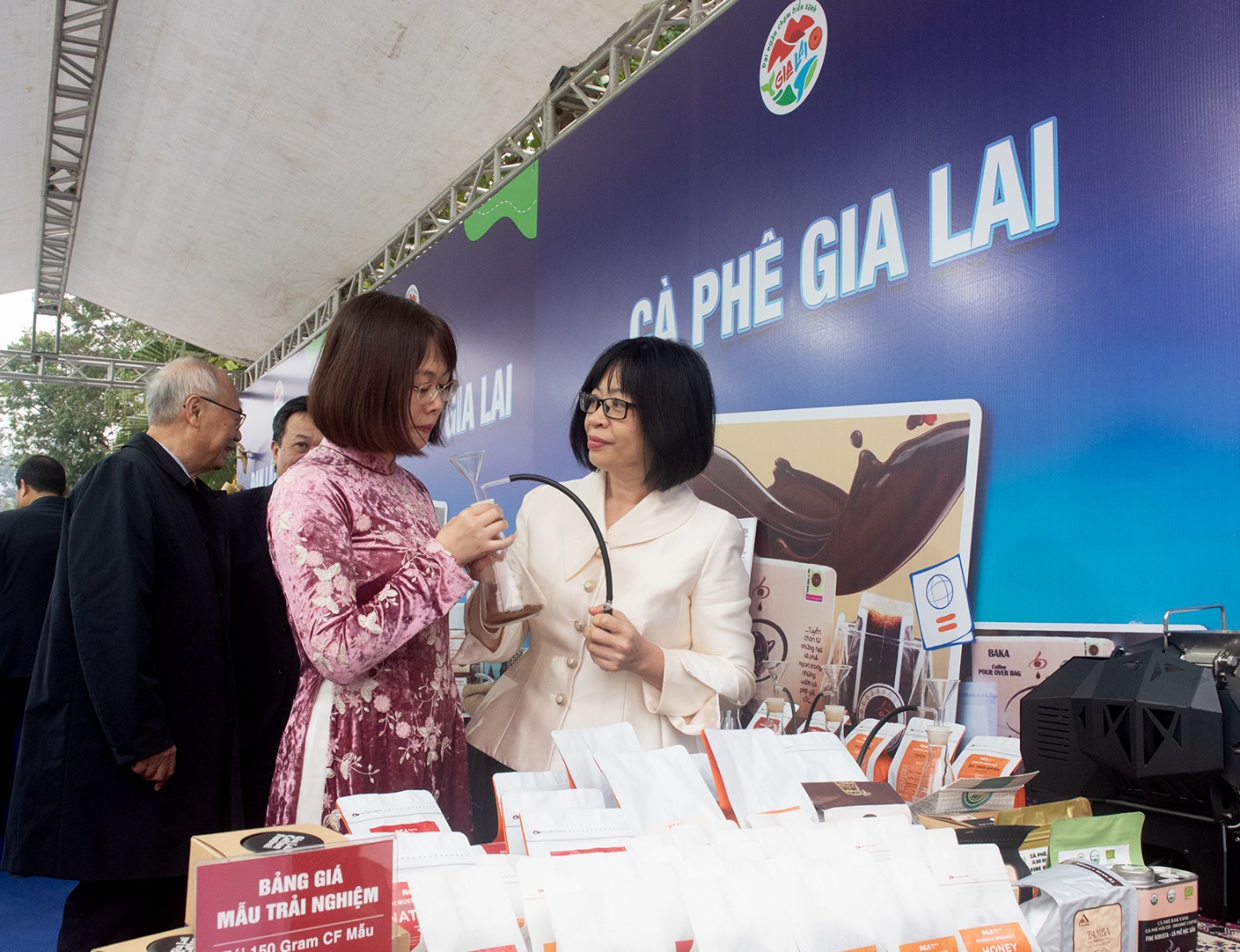 du khach an tuong khong gian van hoa trong ngay gia lai tai ha noi - 7