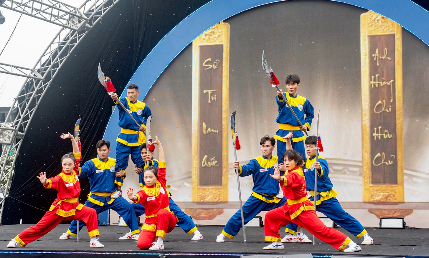 du khach an tuong khong gian van hoa trong ngay gia lai tai ha noi - 9