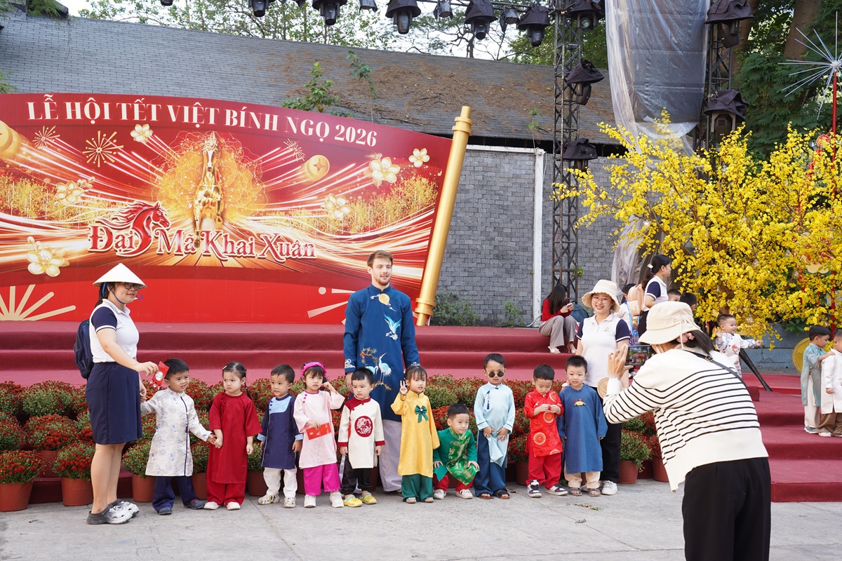 Mai vàng, vó ngựa và hồn Tết xưa giữa lòng TP.HCM - 13