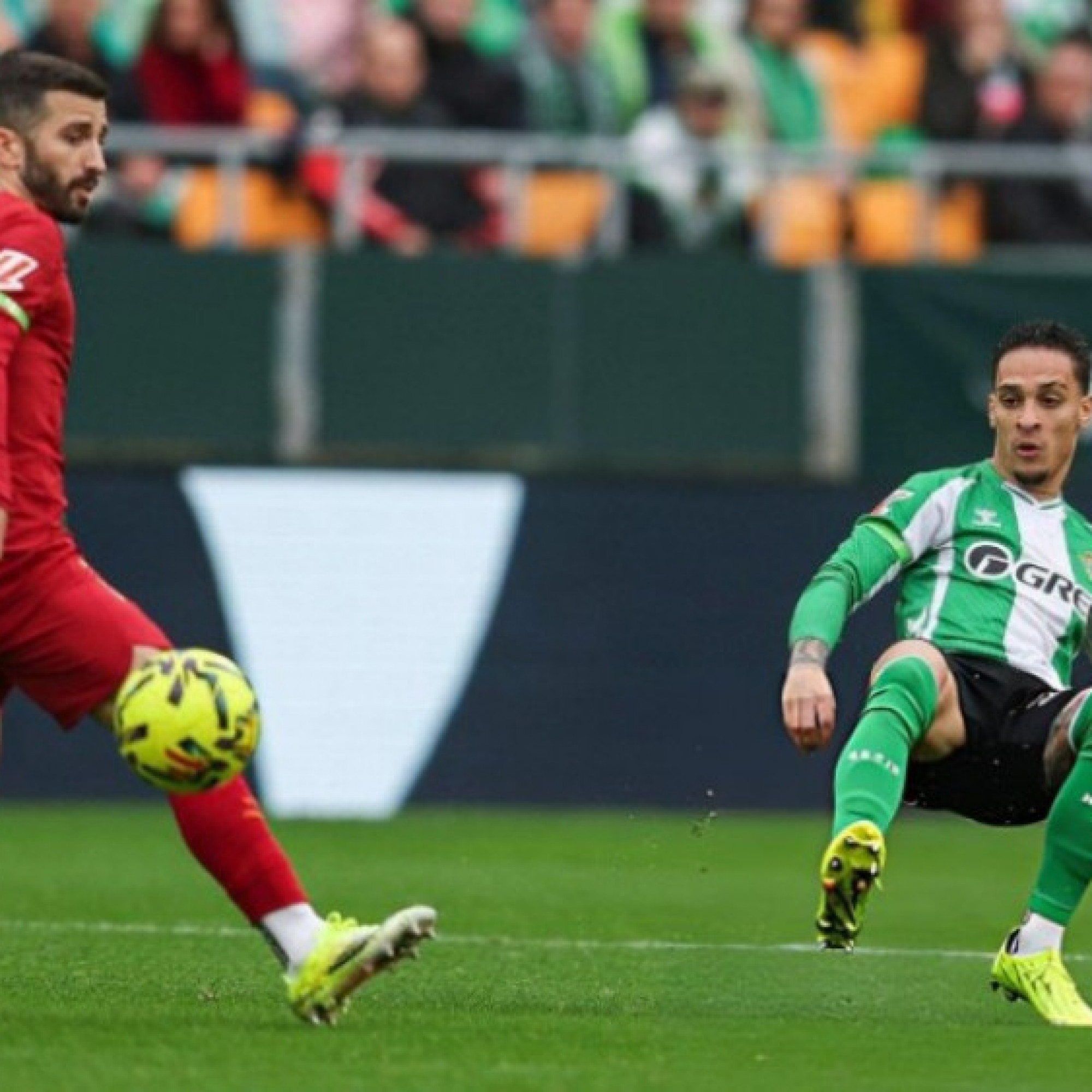 - Video bóng đá Betis - Valencia: Penalty hỏng ăn, đội Antony "lật kèo" cực đỉnh (La Liga)