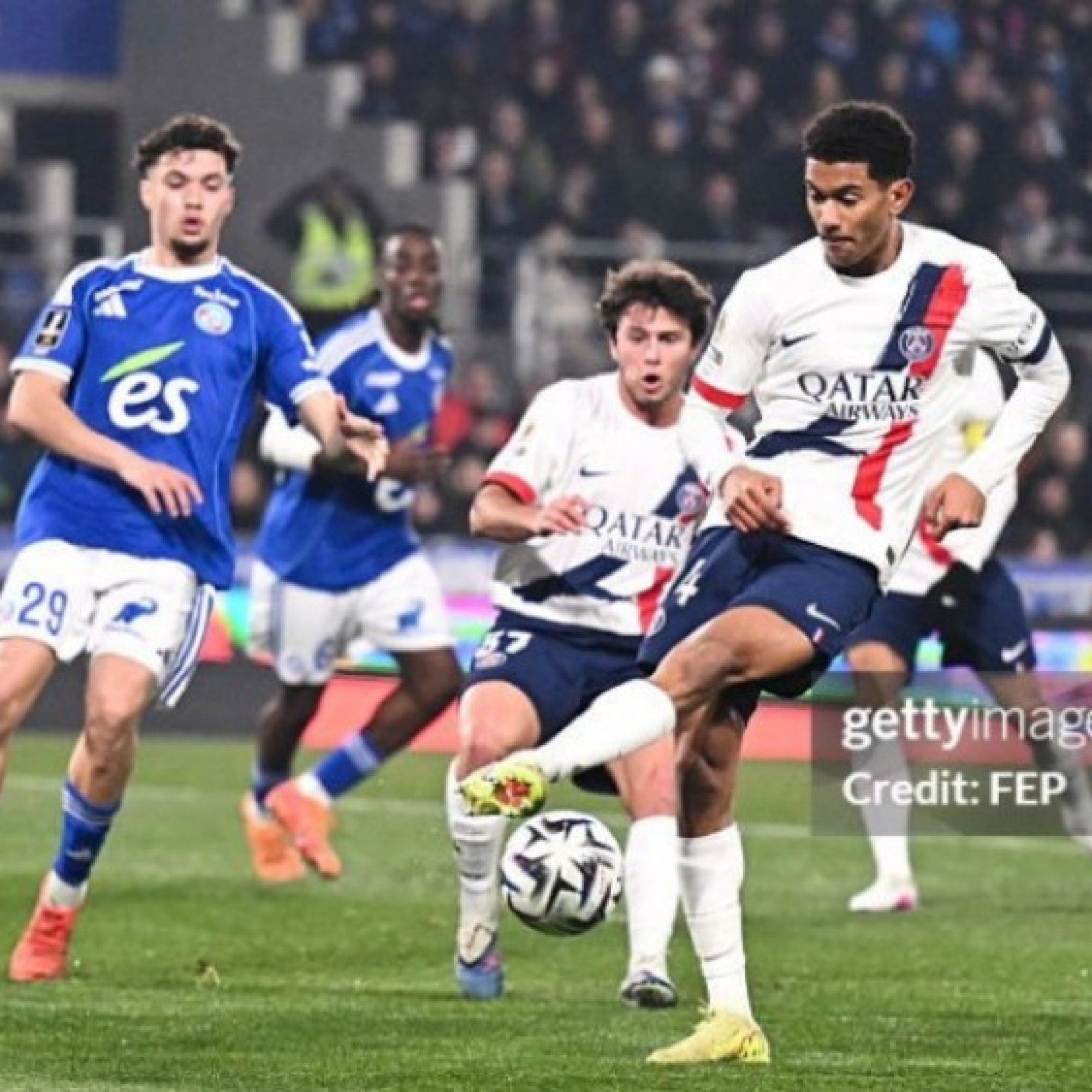  - Video bóng đá Strasbourg - PSG: Hồi hộp thẻ đỏ và bàn thắng muộn (Ligue 1)