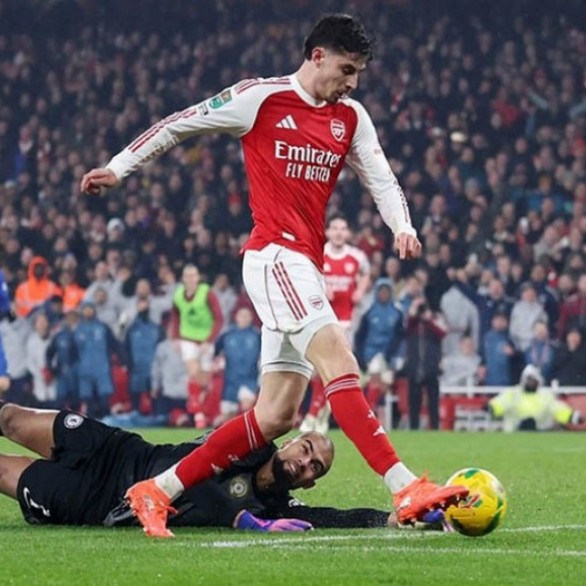  - Arsenal hạ đẹp Chelsea: Cú tát từ Kai Havertz, "Pháo thủ" dệt mộng ăn bốn