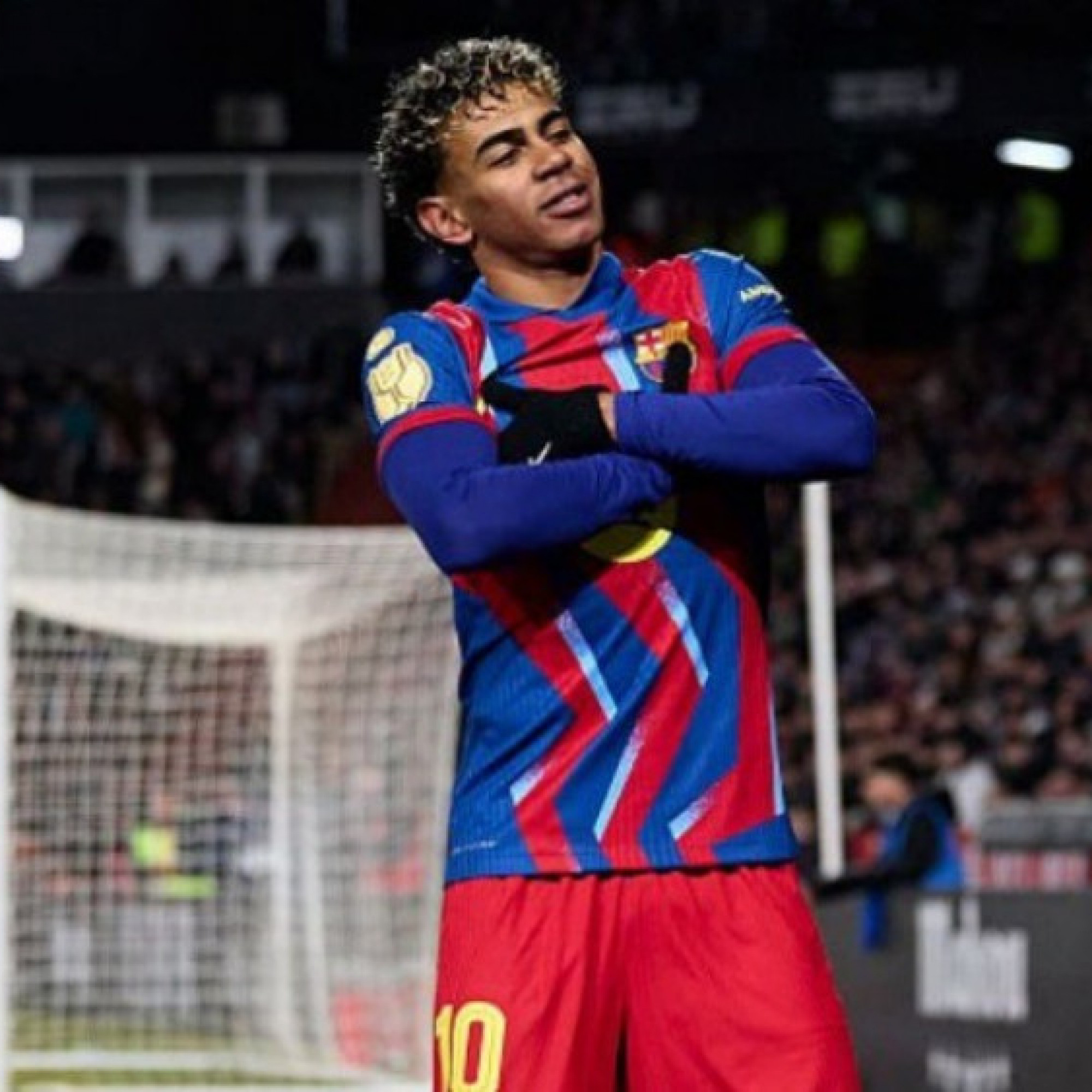  - Yamal không ngừng ghi bàn, chạm cột mốc chưa từng có ở Barcelona