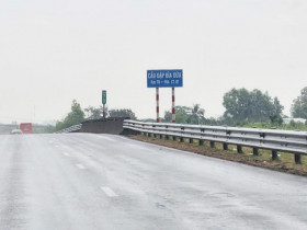  - Nam Bộ xuất hiện mưa trái mùa