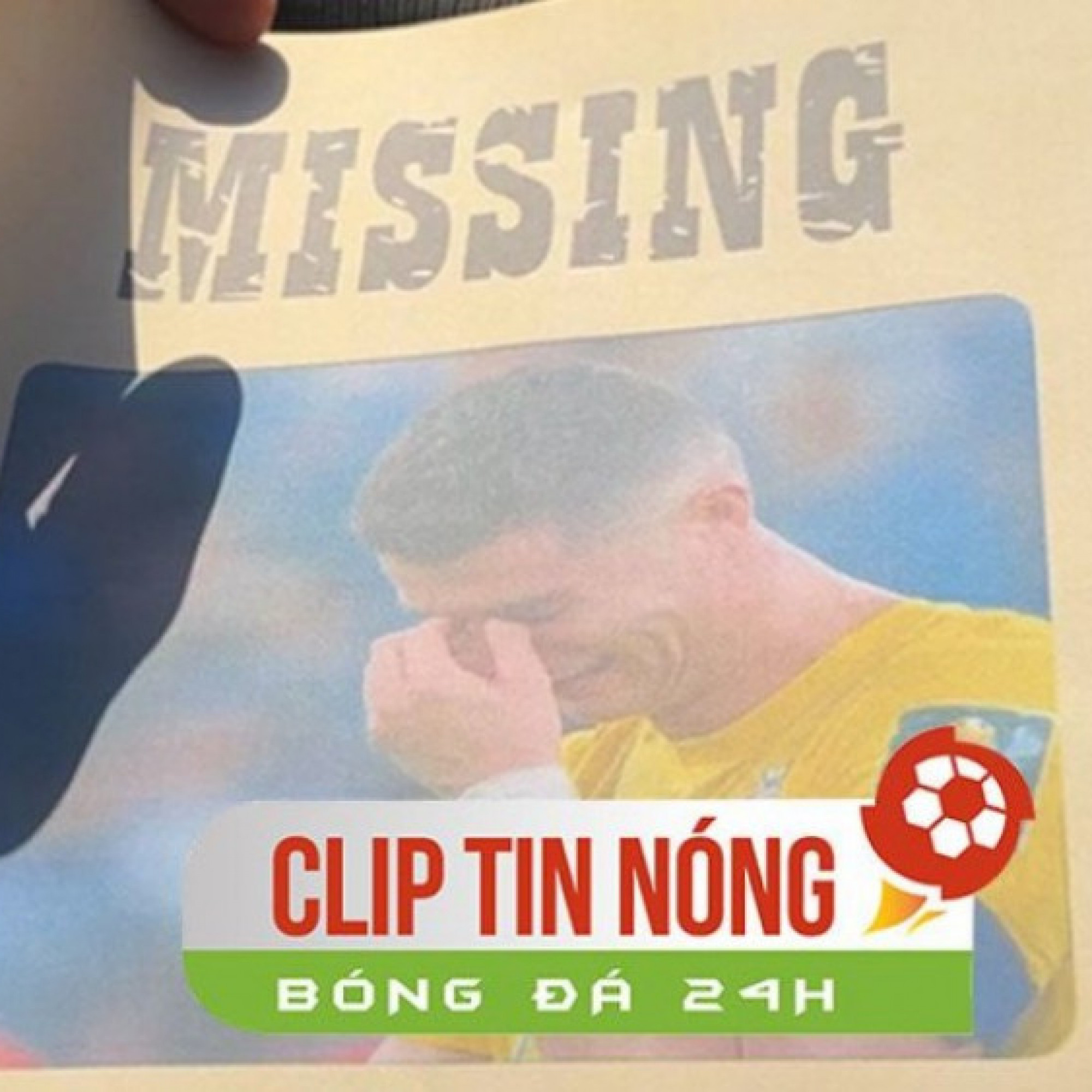  - Ronaldo bị fan đối thủ dán thông báo "tìm trẻ lạc", giễu là "con của FIFA" (Clip tin nóng)
