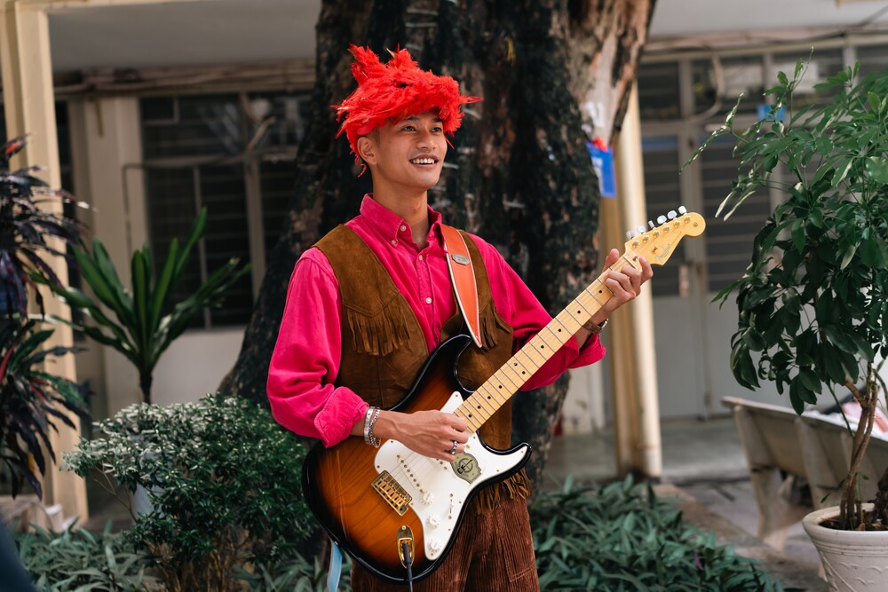 Hậu “thắng đậm” tại Làn Sóng Xanh, Nguyễn Hùng ra mắt nhạc phim mới trong Cảm Ơn Người Đã Thức Cùng Tôi - 1