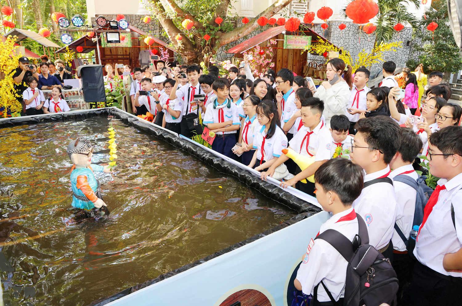 Cần Thơ khai mạc ‘Sắc Xuân miệt vườn’ và Công viên Sách Xuân - 2