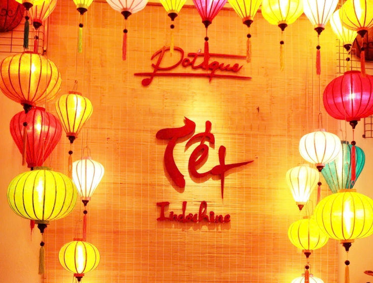 Tìm về hơi ấm Tết xưa nơi chợ xuân giữa lòng phố biển