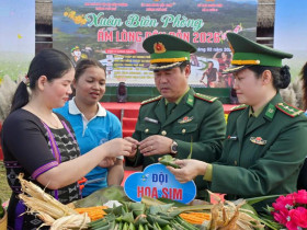  - Xuân Biên phòng, ấm lòng dân bản