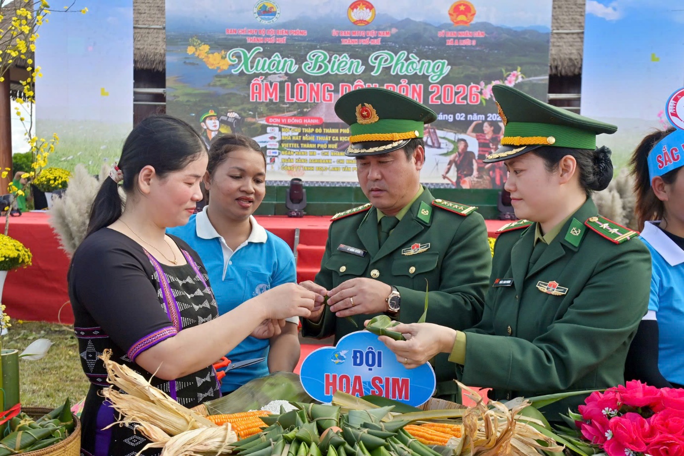 Xuân Biên phòng, ấm lòng dân bản - 1