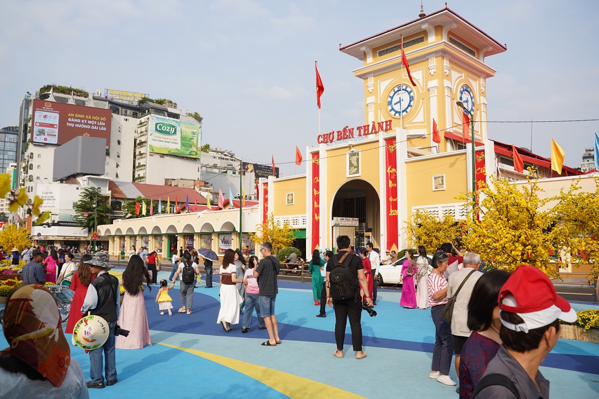 quang truong cho ben thanh 'thay ao', tro thanh diem hen xuan giua long tp.hcm - 1