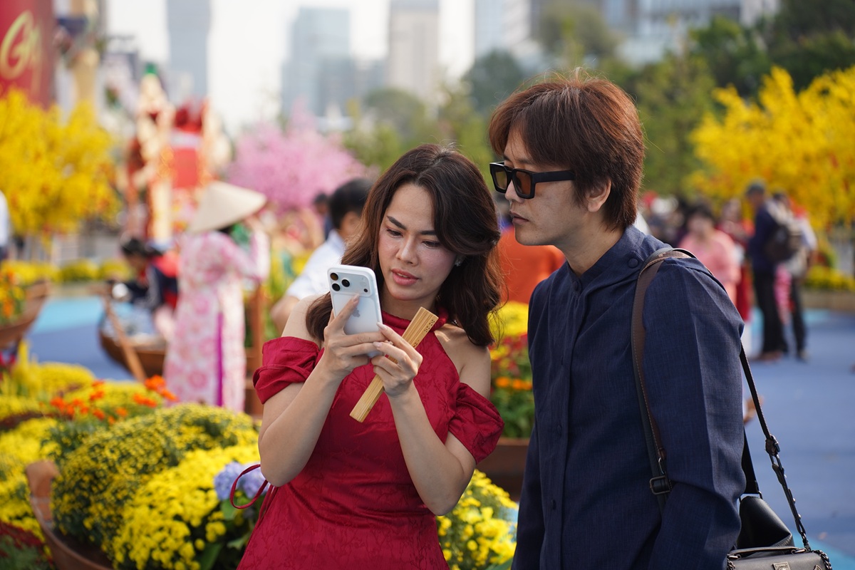 quang truong cho ben thanh 'thay ao', tro thanh diem hen xuan giua long tp.hcm - 12