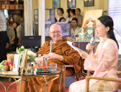  - Thiền sư Ajahn Brahm lần đầu giao lưu cùng độc giả Việt Nam