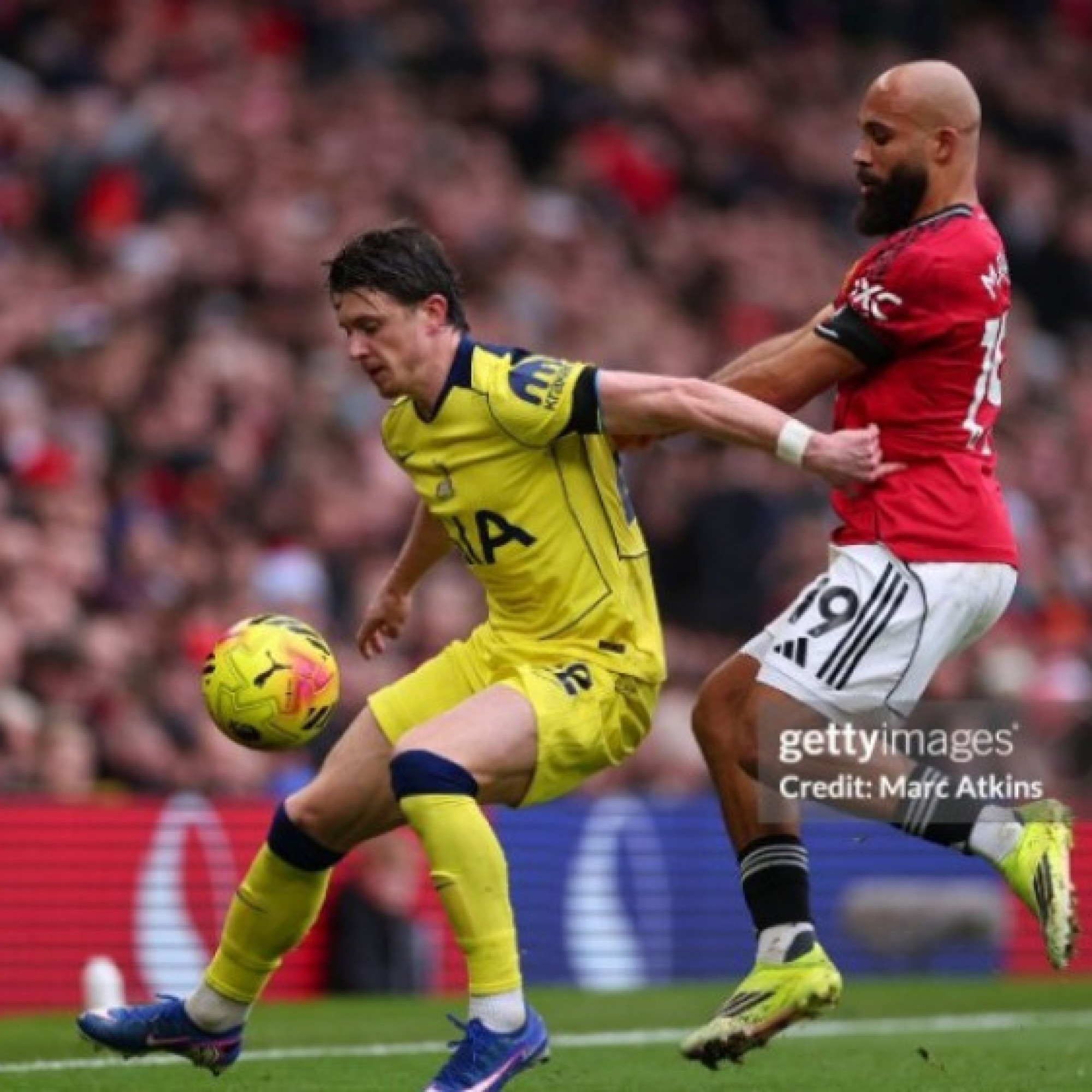  - Kết quả bóng đá MU - Tottenham: Bước ngoặt thẻ đỏ, Mbeumo - Fernandes tỏa sáng (Ngoại hạng Anh)