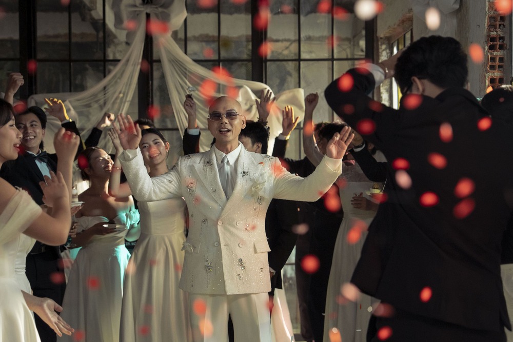 Phan Đinh Tùng ra mắt MV "Thành Đôi" dịp Valentine 2026, chọn kể về đích đến của tình yêu - 2