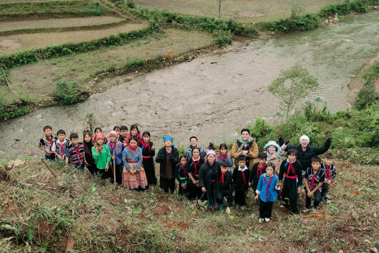 “Gia Đình Haha” Tập 19: Xót xa trước thầy cô cắm bản: “Trồng cây đã khó, trồng người còn khó hơn”. - 2