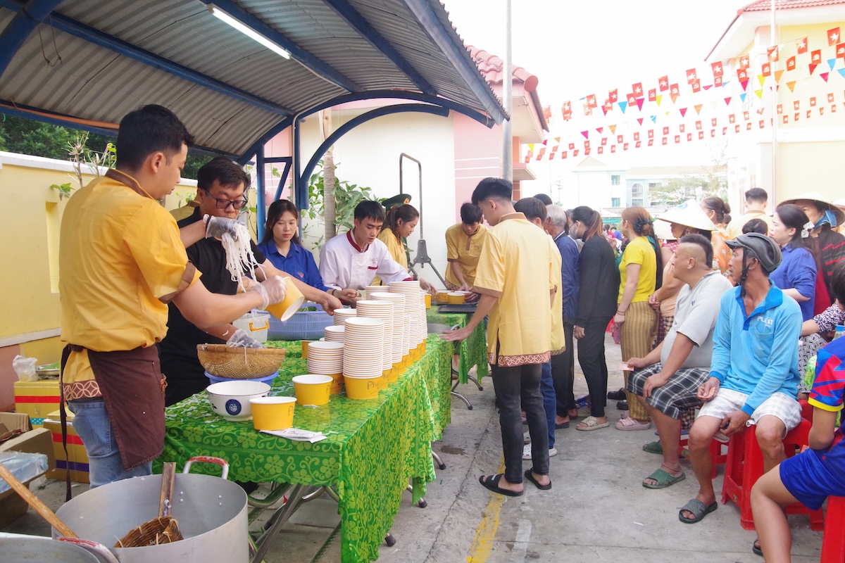 Thắm đượm nghĩa tình trong Chương trình ‘Tết Quân - Dân’ tại xã đảo Thạnh An - 1