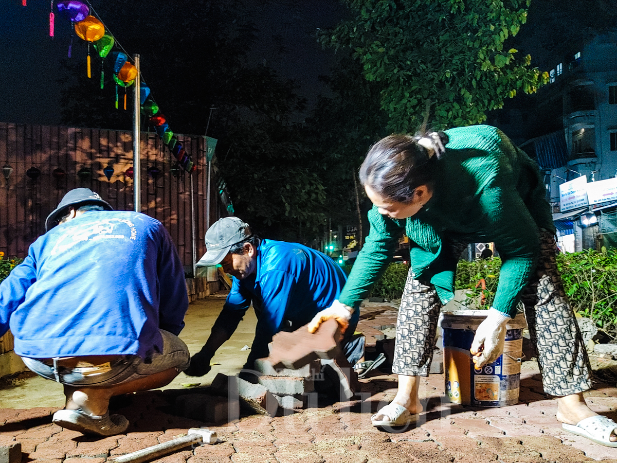 Xuyên đêm trên những khu đất vàng để kịp mở cửa công viên, vườn hoa đón Tết - 6