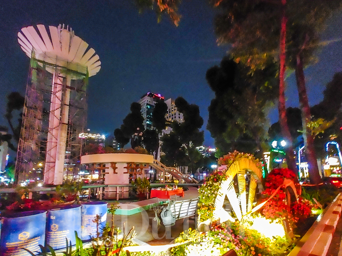 Xuyên đêm trên những khu đất vàng để kịp mở cửa công viên, vườn hoa đón Tết - 13