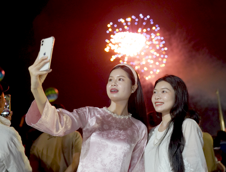 TP.HCM ‘nổ’ pháo hoa mừng Tết 2026 sớm nhất cả nước