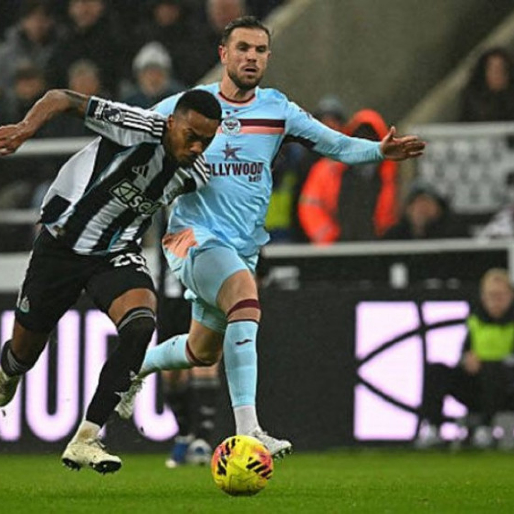  - Kết quả bóng đá Newcastle - Brentford: Hàng thủ tồi tệ, thua ngược cay đắng (Ngoại hạng Anh)