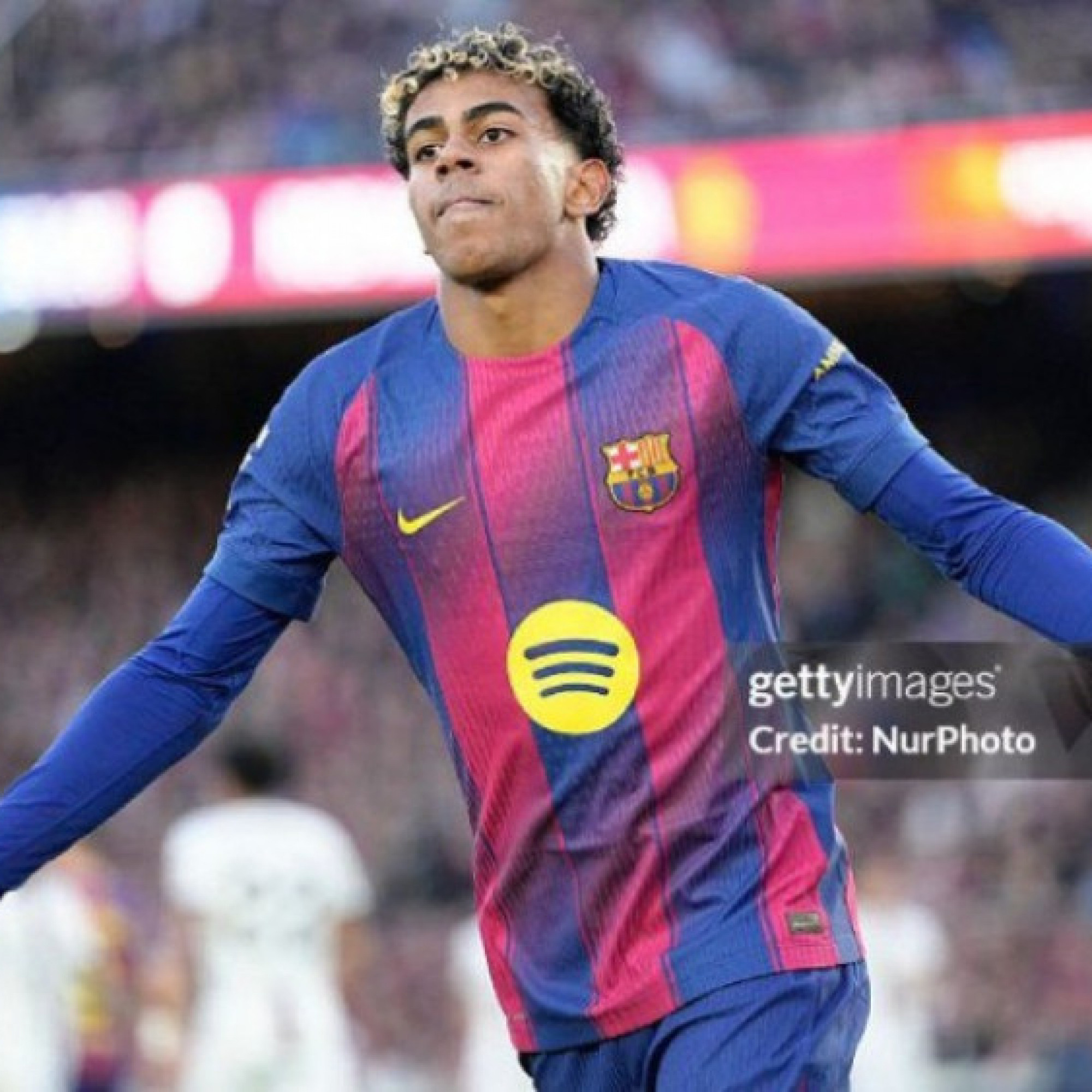  - Yamal lập kỳ tích "126 năm có 1" ở Barcelona, đếm kỷ lục mỏi tay