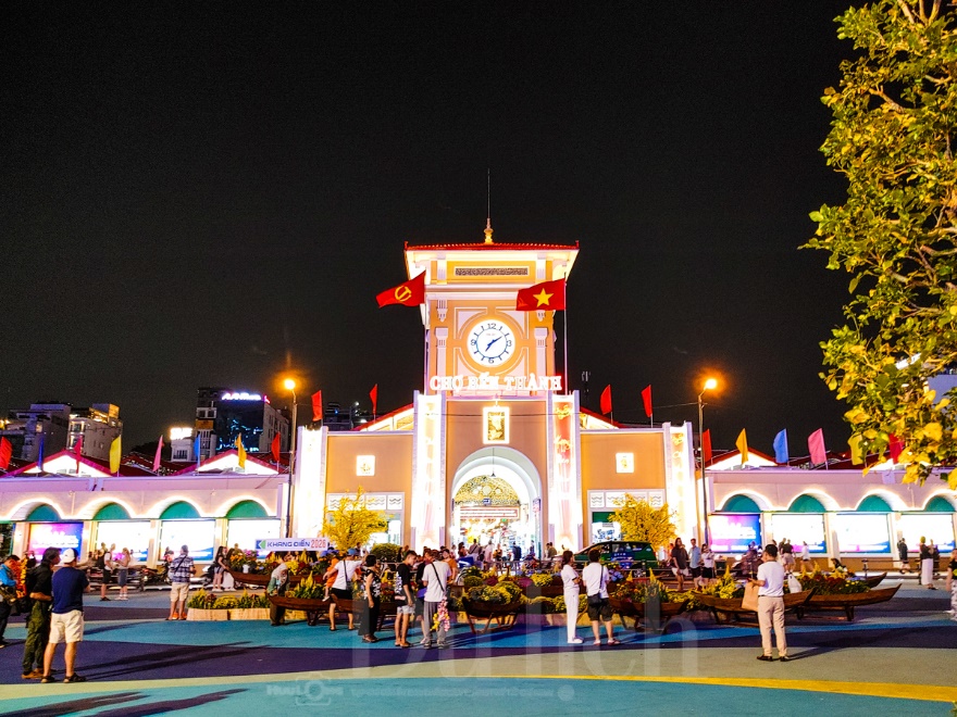 Xuyên đêm trên những khu đất vàng để kịp mở cửa công viên, vườn hoa đón Tết - 2