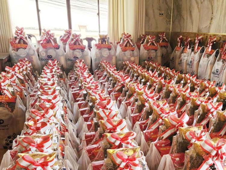 Công ty Xổ số kiến thiết Sóc Trăng tặng gần 8.000 phần quà Tết cho gia đình khó khăn