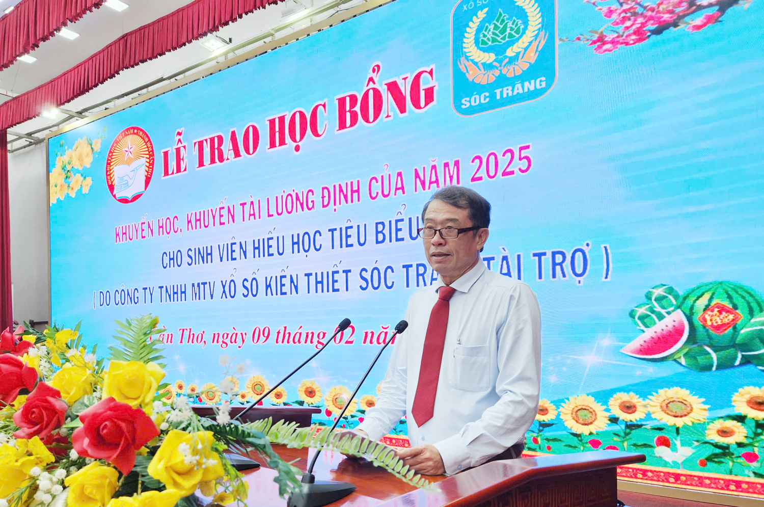 Công ty Xổ số Kiến thiết Sóc Trăng tài trợ 278 suất học bổng Lương Định Của - 2