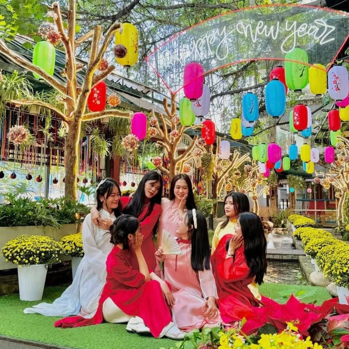 7 quán cà phê đẹp tựa áng thơ tại TP.HCM cho du khách chụp ảnh Tết - 12