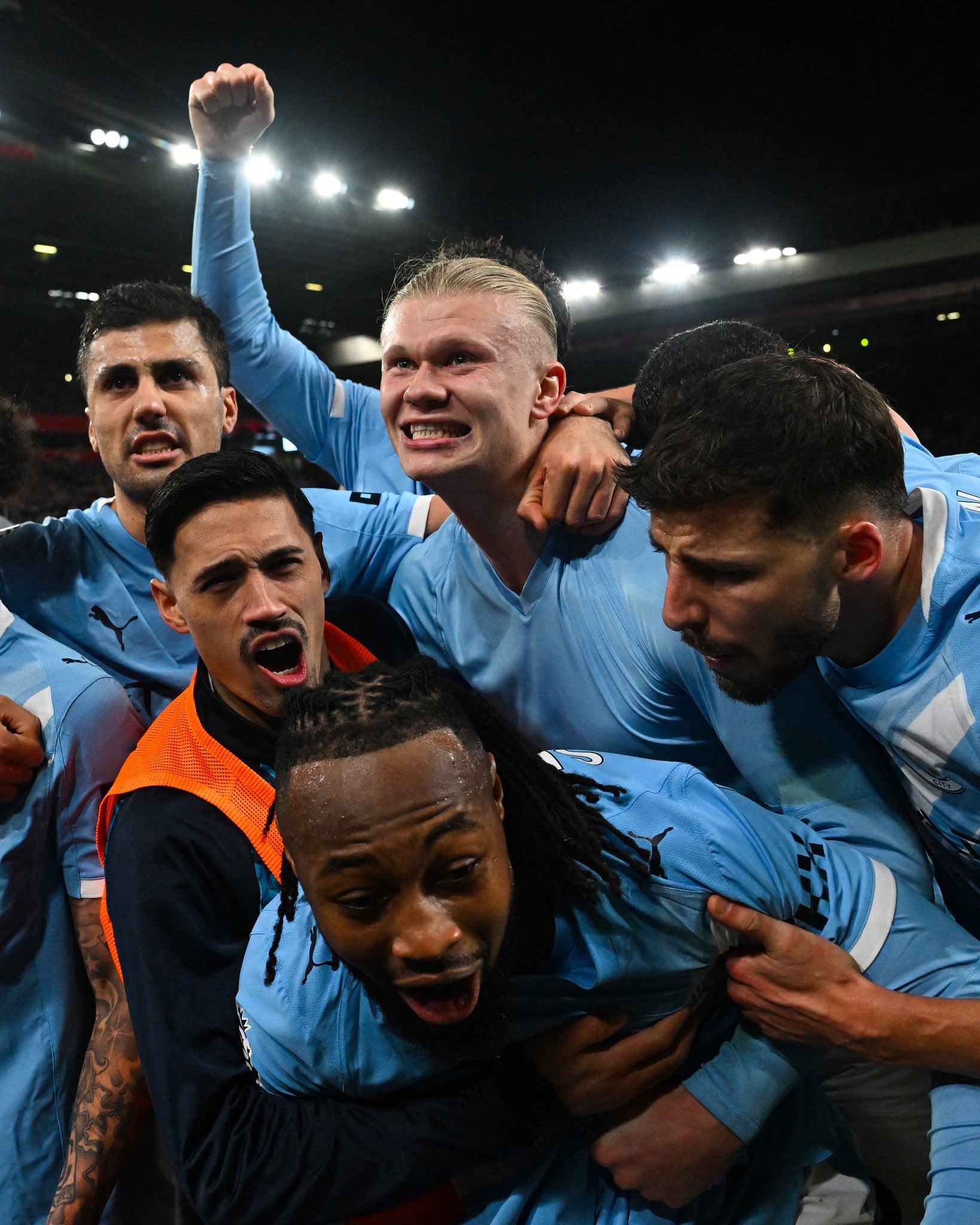 Liverpool thua ngược Man City: Nhanh, đón Alonso trước khi Guardiola từ chức! - 1