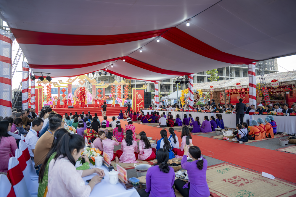 Hương Sắc Tết về trên đất An Cựu - 2