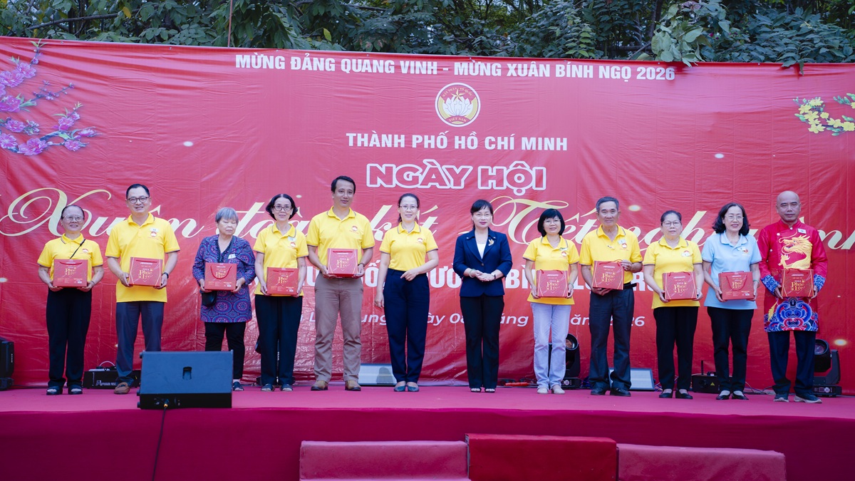 Ấm áp nghĩa tình Xuân Bính Ngọ ở Bình Lợi Trung - 10