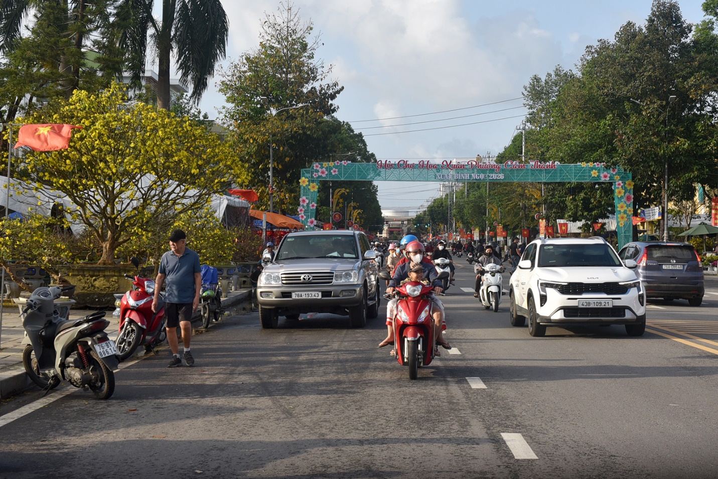 mai, dao co thu hut khach o hoi hoa xuan binh ngo 2026 o quang ngai - 1