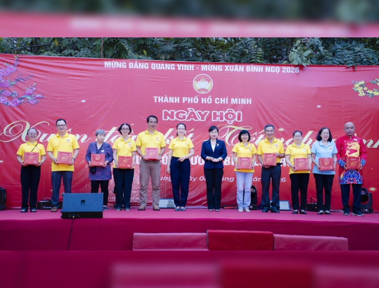 Ấm áp nghĩa tình Xuân Bính Ngọ ở Bình Lợi Trung