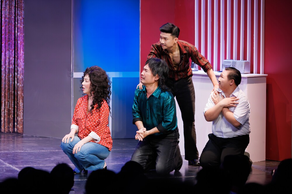 “Anh tài” Tiến Luật lần đầu làm đạo diễn sân khấu kịch với “Sinh nhật triệu đô”, được khán giả đón nhận nồng nhiệt - 3