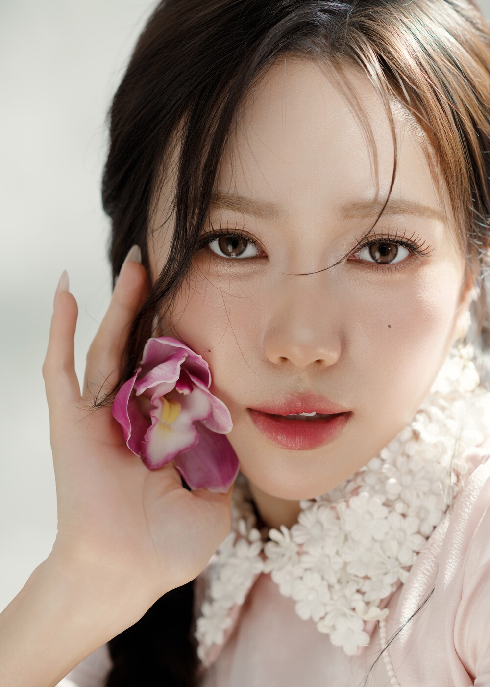 Diệu Nhi gây bất ngờ với hình ảnh nữ tính trong bộ ảnh áo dài đón Tết, hé lộ nhiều kế hoạch mới năm 2026 - 1