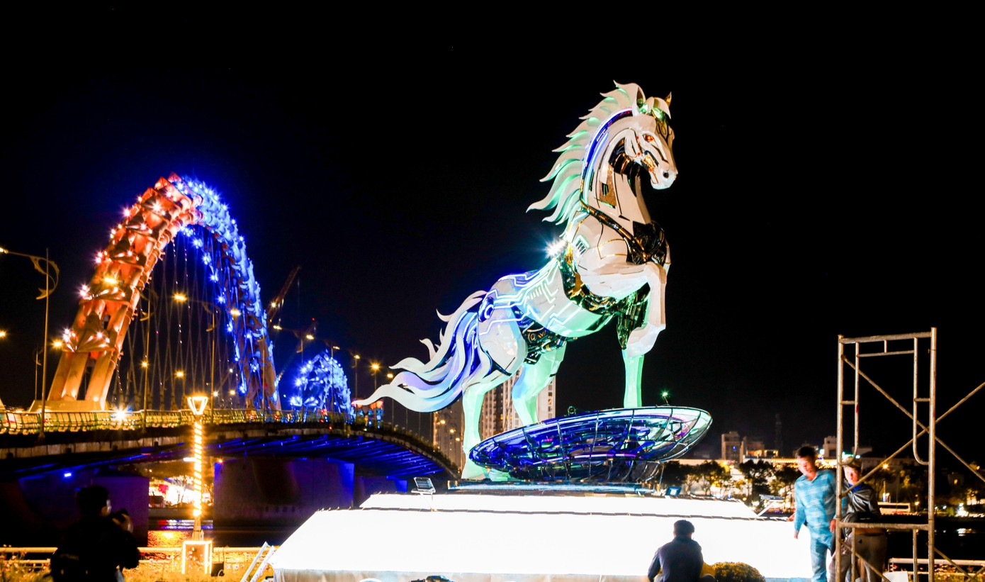 Diện mạo muôn màu của linh vật Bính Ngọ dọc miền đất nước - 7