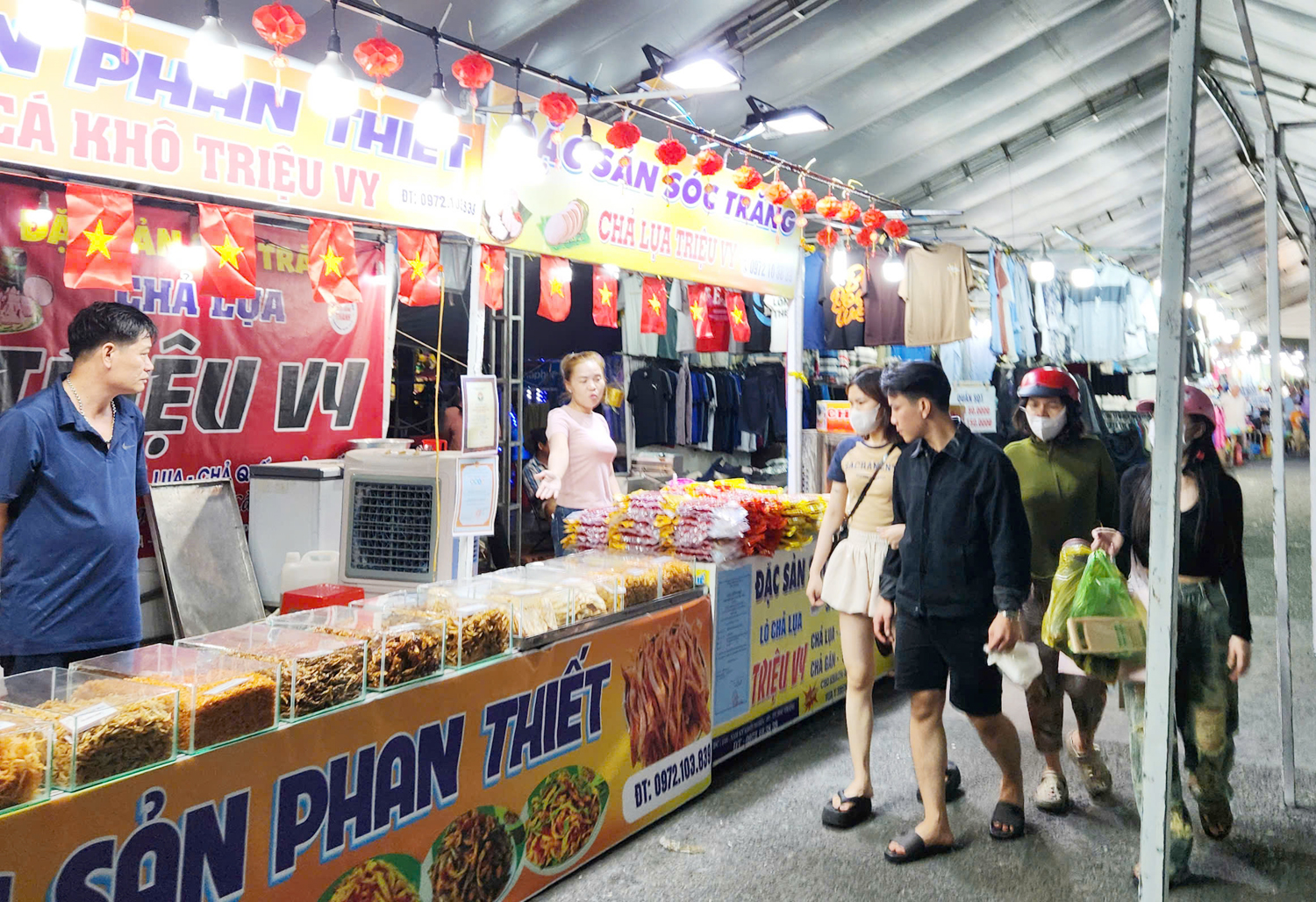 Cần Thơ khai mạc chợ hoa trong khu đô thị 5A - 8