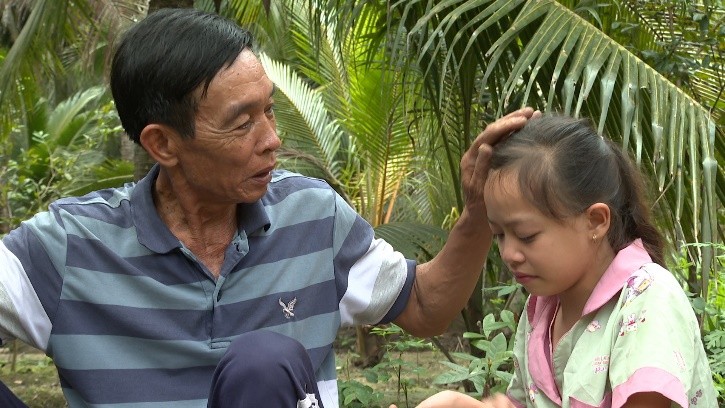 Chuyến xe nhân ái: Ông ngoại 60 tuổi ngày đêm lao lực mong có tiền cứu cháu bị bệnh tim bẩm sinh - 3