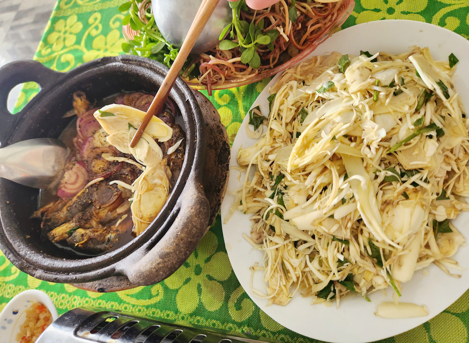 Đậm đà canh chua lõi bắp chuối ở Cà Mau - 3