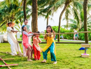 Cùng nhau phá đảo không gian Tết xum vầy bên bờ biển Đảo Ngọc