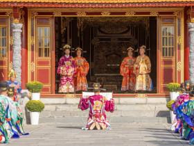  - Xem lễ Thiết triều Nguyên đán của triều Nguyễn