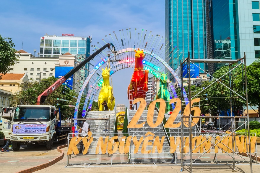 Voi 9 ngà – Gà 9 cựa – Ngựa 9 hồng mao đã lộ diện tại Đường hoa Bính Ngọ - 11