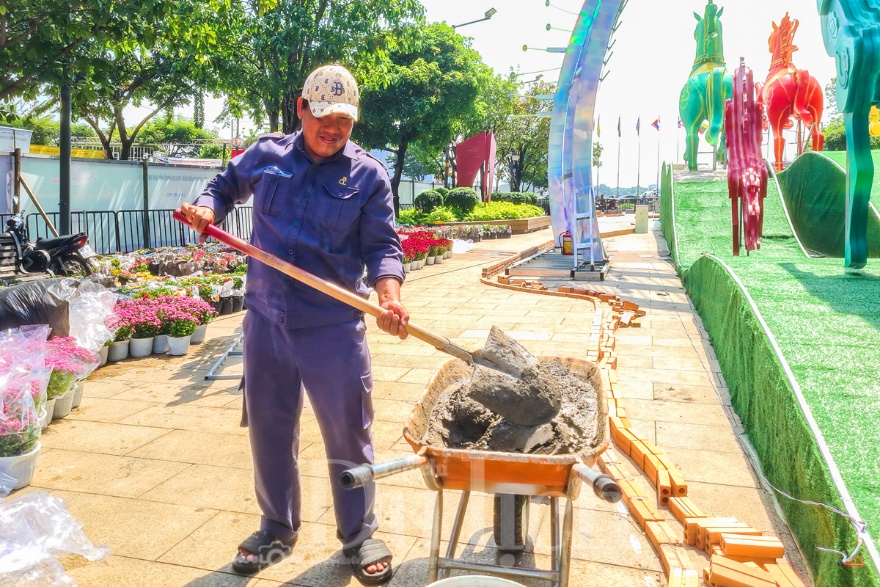 Voi 9 ngà – Gà 9 cựa – Ngựa 9 hồng mao đã lộ diện tại Đường hoa Bính Ngọ - 9