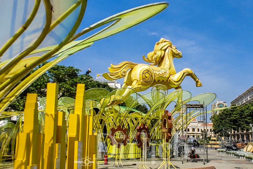 Voi 9 ngà – Gà 9 cựa – Ngựa 9 hồng mao đã lộ diện tại Đường hoa Bính Ngọ - 1