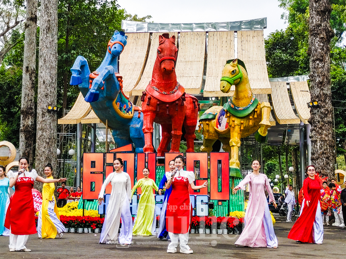 Ngắm Tam mã tung vó câu trước giờ khai mạc Hội hoa xuân Tao Đàn 2026 - 3