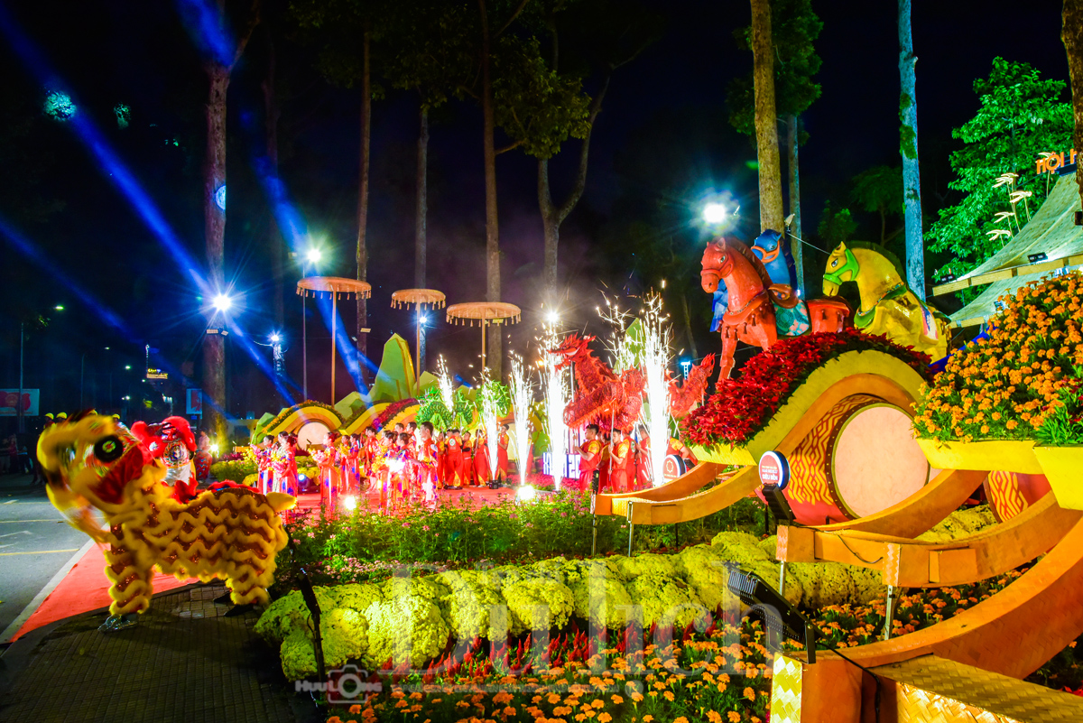 Chính thức khai mạc Hội Hoa Xuân TP.HCM năm Bính Ngọ - 2