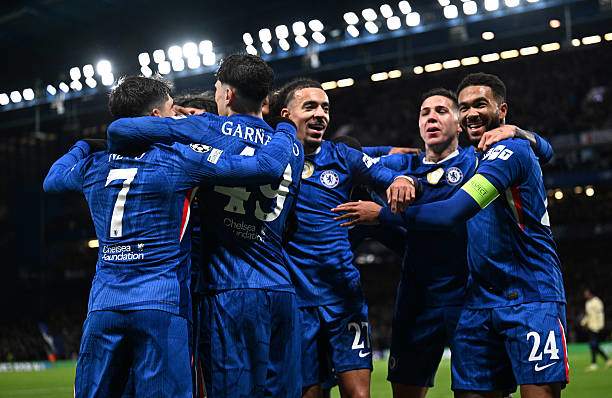 Đua top 5 NHA: MU - Chelsea hỏa lực mạnh, Liverpool biến điểm yếu thành "vũ khí" - 2